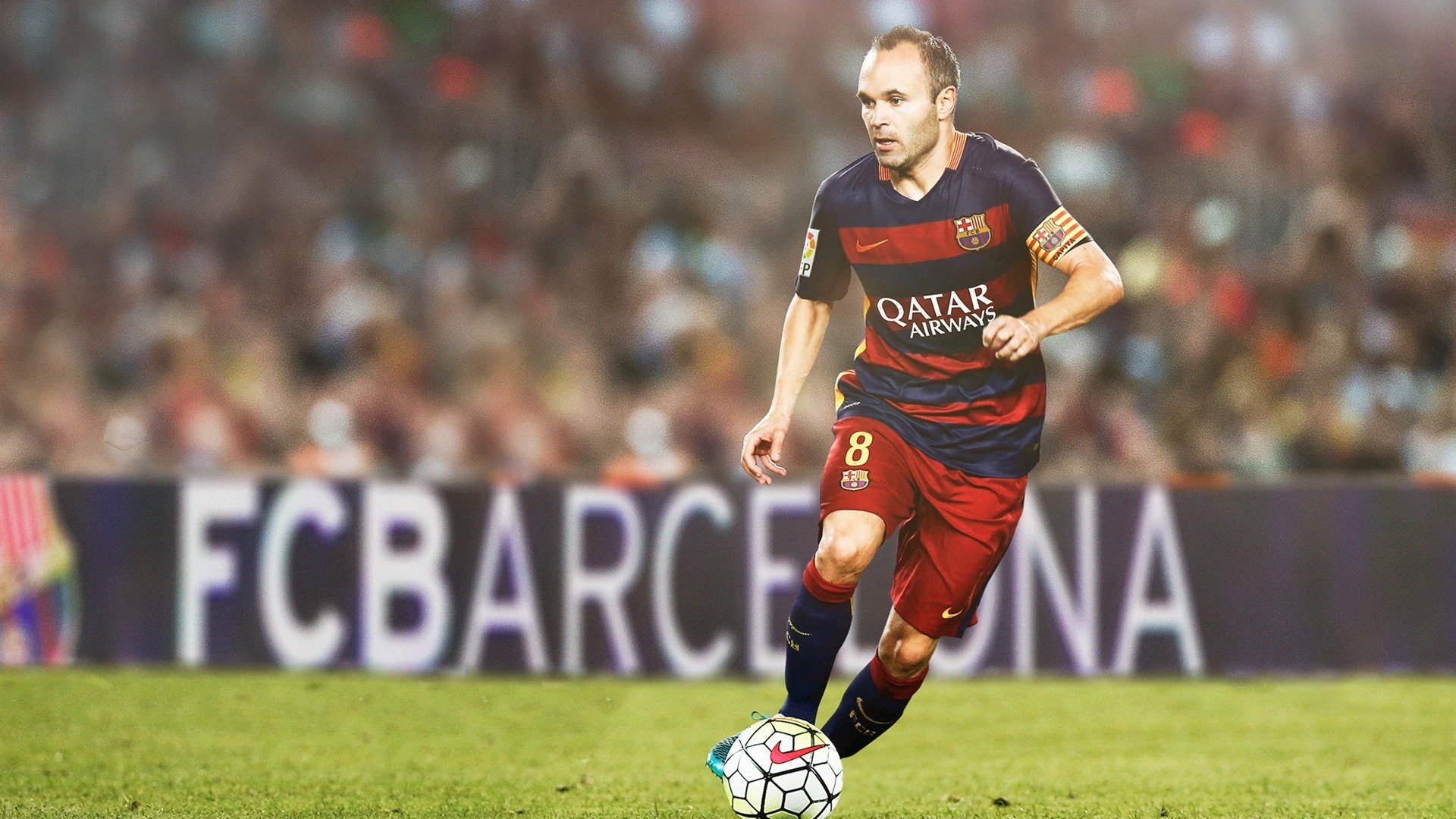 球队前锋组合失联是否意味着进攻战术应重新设计,前锋足球队员